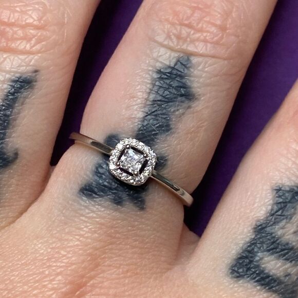 💛 925 CZ Halo Minimalist Stacking Ring - Picture 2 of 6